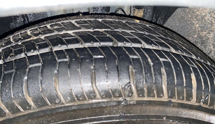 2019 Renault TRIBER RXZ, Petrol, Manual, 83,002 km, Left Front Tyre Tread