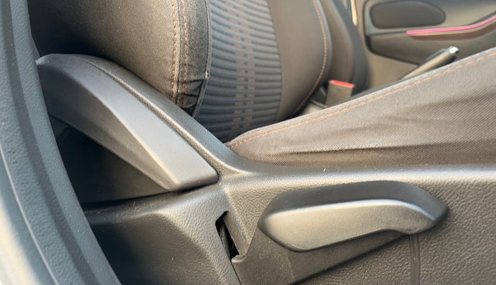 2018 Ford FREESTYLE TITANIUM PLUS 1.5 DIESEL, Diesel, Manual, 70,086 km, Driver Side Adjustment Panel