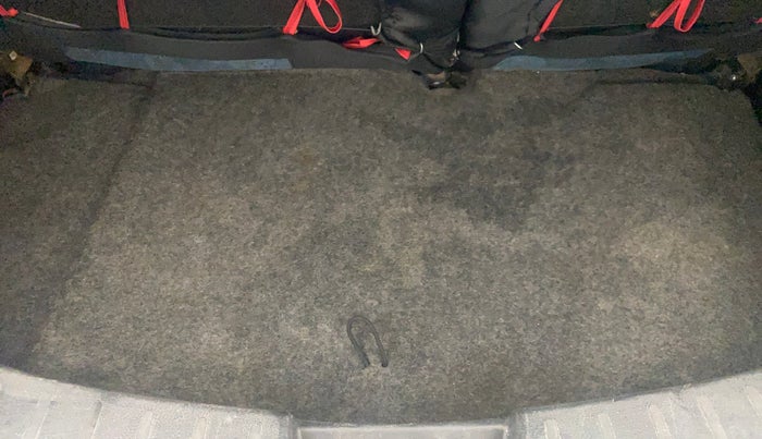 2016 Maruti Wagon R 1.0 VXI AMT, Petrol, Automatic, 1,09,211 km, Boot Inside