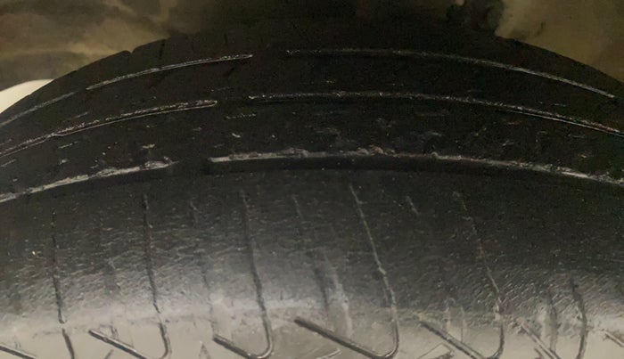 2016 Maruti Wagon R 1.0 VXI AMT, Petrol, Automatic, 1,09,211 km, Left Front Tyre Tread