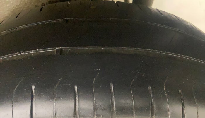 2016 Maruti Wagon R 1.0 VXI AMT, Petrol, Automatic, 1,09,211 km, Left Rear Tyre Tread