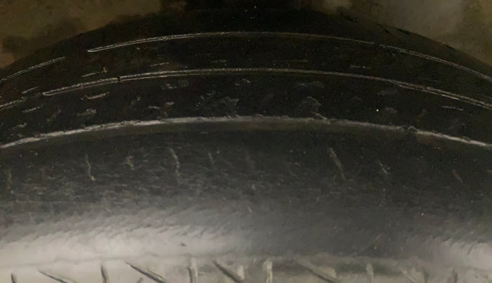 2016 Maruti Wagon R 1.0 VXI AMT, Petrol, Automatic, 1,09,211 km, Right Front Tyre Tread