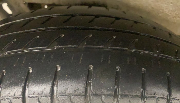 2016 Maruti Wagon R 1.0 VXI AMT, Petrol, Automatic, 1,09,211 km, Right Rear Tyre Tread