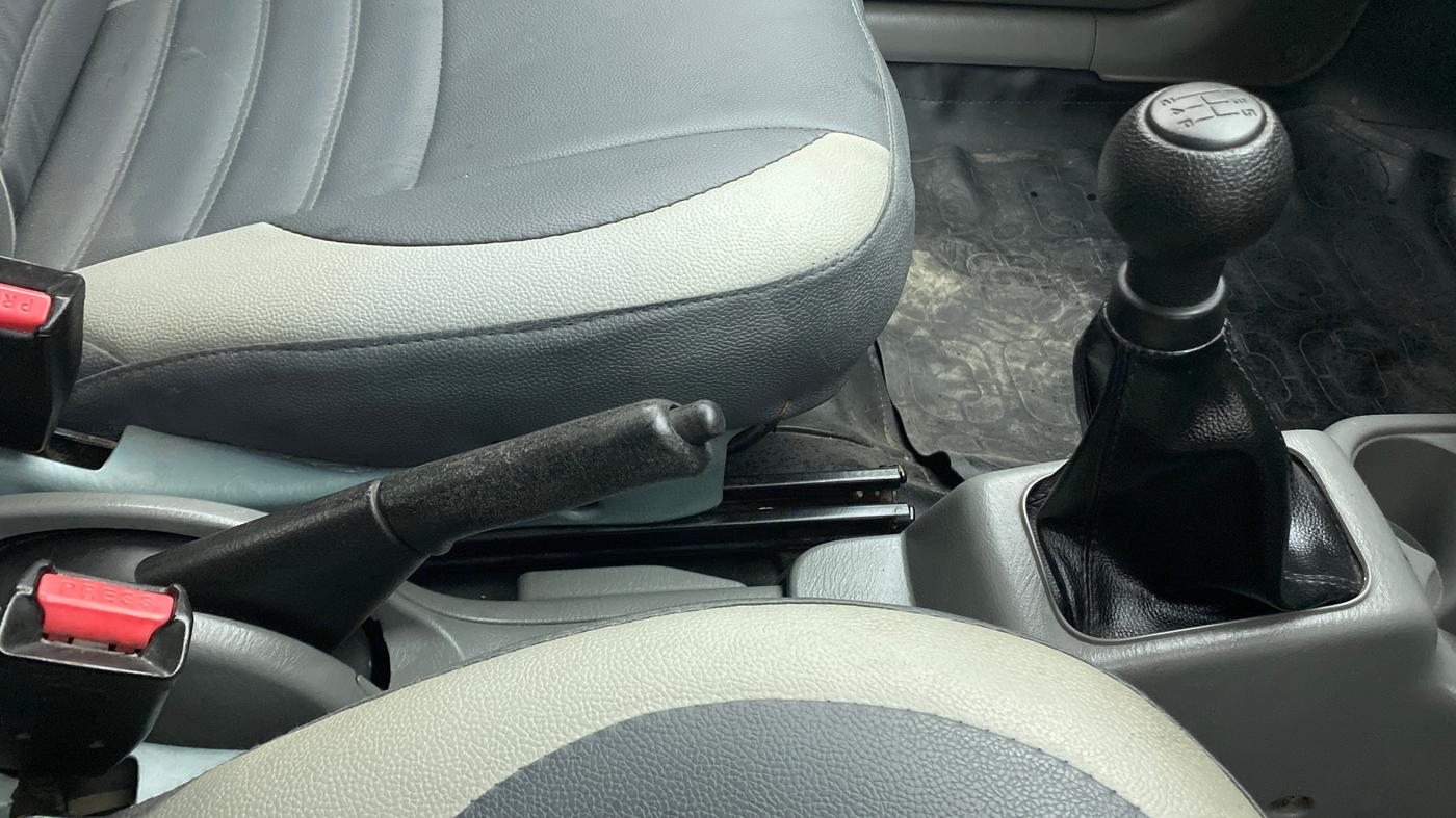 2014 Maruti Alto K10 VXI P, Petrol, Manual, 30,310 km, Gear Lever
