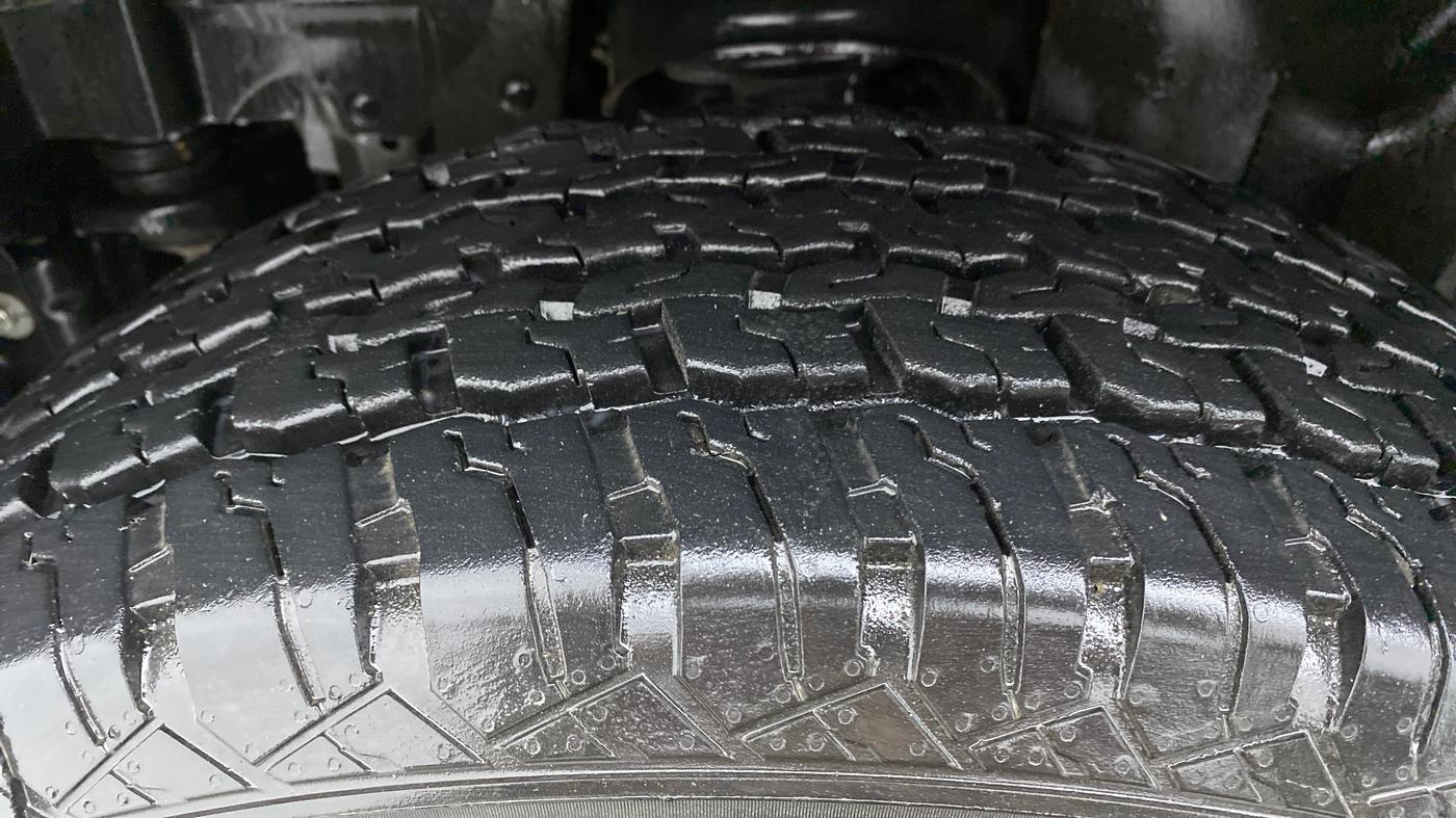 2021 Mahindra Thar LX PETROL HT 4WD AT, Petrol, Automatic, 7,530 km, Left Front Tyre Tread