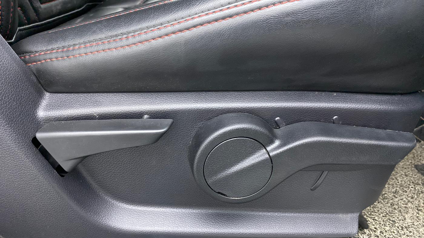 2021 Mahindra Thar LX PETROL HT 4WD AT, Petrol, Automatic, 7,530 km, Driver Side Adjustment Panel