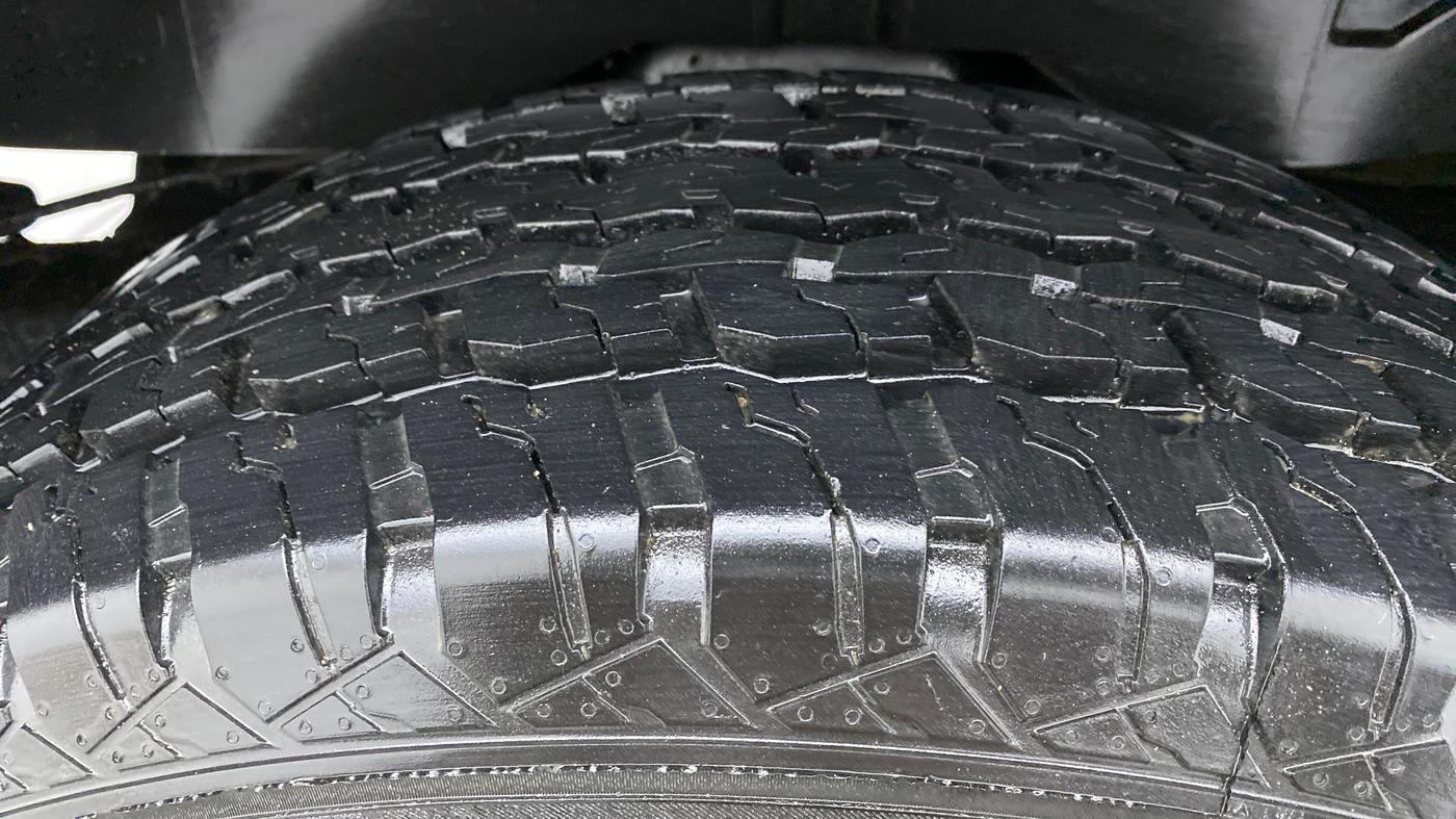 2021 Mahindra Thar LX PETROL HT 4WD AT, Petrol, Automatic, 7,530 km, Right Rear Tyre Tread