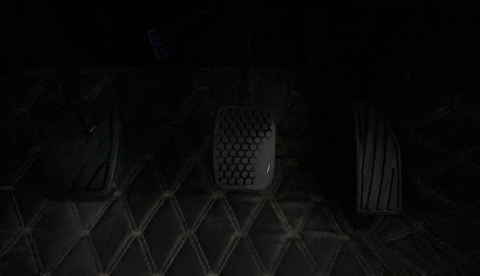 2019 Maruti Baleno DELTA PETROL 1.2, CNG, Manual, 63,813 km, Pedals