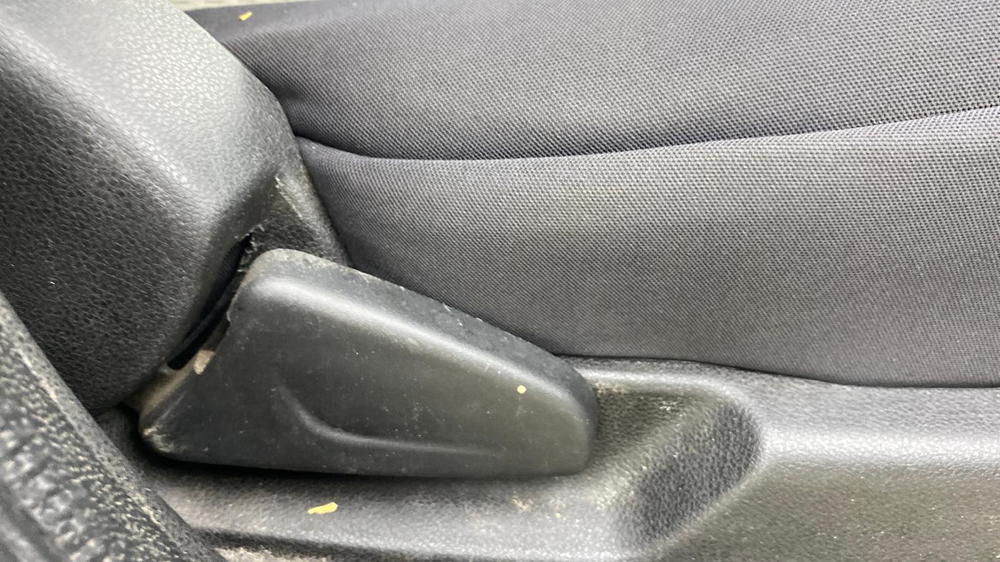2023 Renault Kwid RXT 1.0, Petrol, Manual, 18,109 km, Driver Side Adjustment Panel