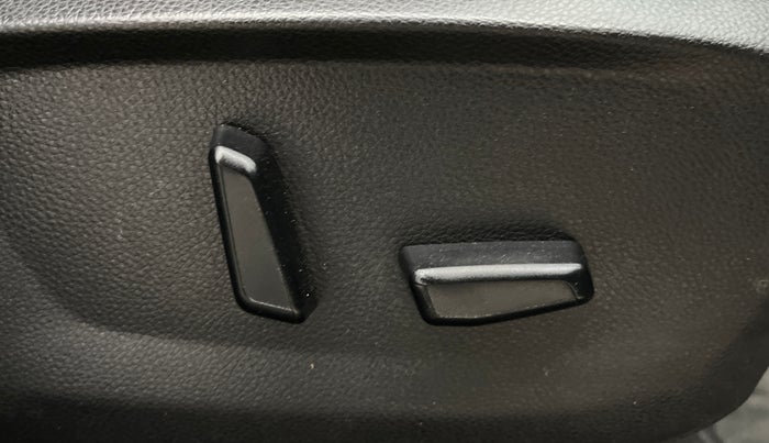 2023 KIA SELTOS GTX PLUS DCT 1.4 PETROL, Petrol, Automatic, 17,502 km, Driver Side Adjustment Panel