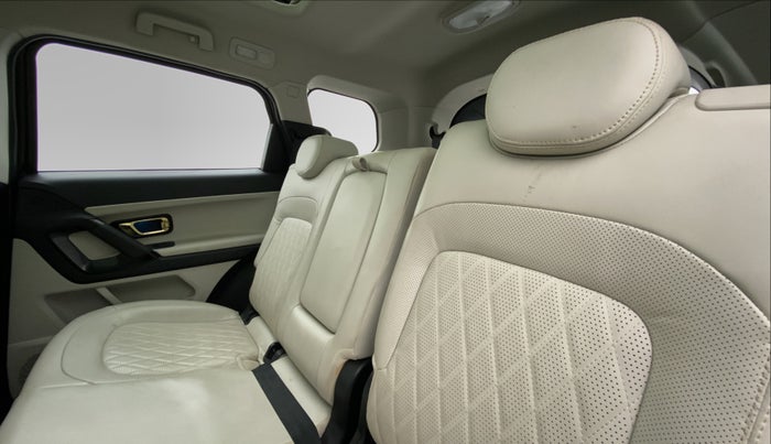 2022 Tata Safari XZA PLUS GOLD, Diesel, Automatic, 20,424 km, Right Side Rear Door Cabin