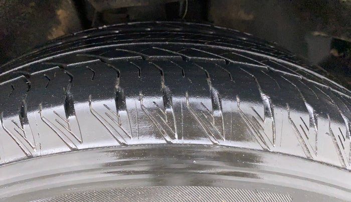 2022 Tata Safari XZA PLUS GOLD, Diesel, Automatic, 20,424 km, Right Front Tyre Tread