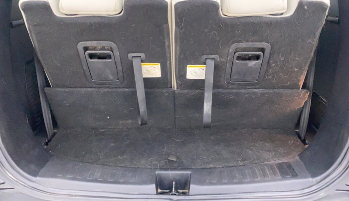 2022 Tata Safari XZA PLUS GOLD, Diesel, Automatic, 20,424 km, Boot Inside