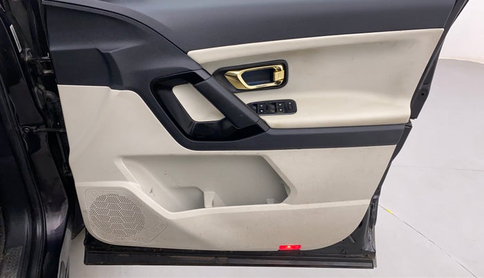 2022 Tata Safari XZA PLUS GOLD, Diesel, Automatic, 20,424 km, Driver Side Door Panels Control