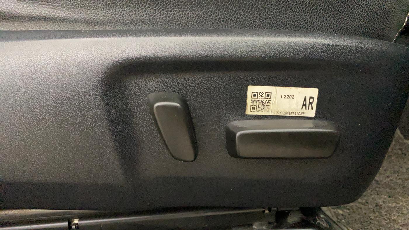 2021 Toyota Fortuner 2.8 4X2 MT, Diesel, Manual, 79,874 km, Driver Side Adjustment Panel