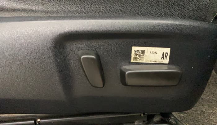 2021 Toyota Fortuner 2.8 4X2 MT, Diesel, Manual, 79,874 km, Driver Side Adjustment Panel