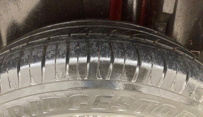 2014 Maruti Swift ZXI, Petrol, Manual, 59,074 km, Left Rear Tyre Tread