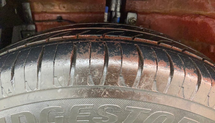 2014 Maruti Swift ZXI, Petrol, Manual, 59,074 km, Left Front Tyre Tread