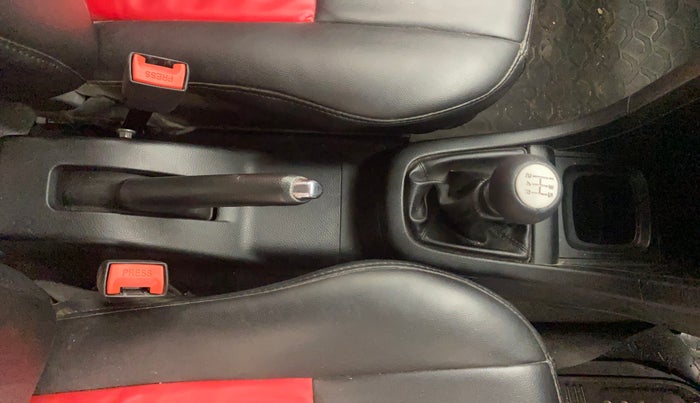 2014 Maruti Swift ZXI, Petrol, Manual, 59,074 km, Gear Lever