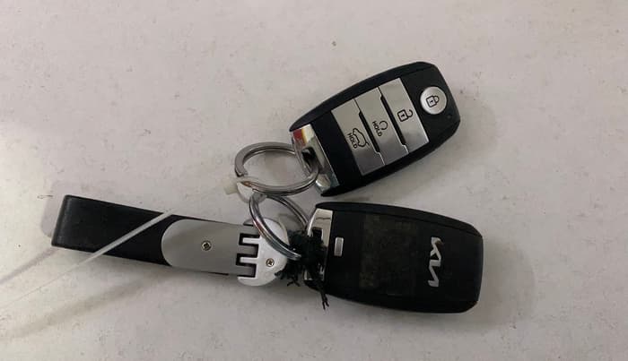 2023 KIA SONET HTX 1.0 TURBO PETROL IMT, Petrol, Manual, 42,406 km, Key Close Up