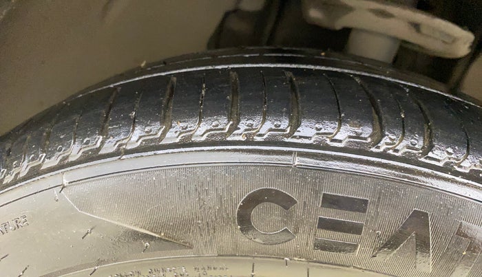 2019 Tata Tiago XZ PLUS PETROL, Petrol, Manual, 67,378 km, Right Front Tyre Tread