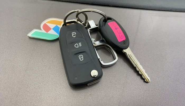 2019 Tata Tiago XZ PLUS PETROL, Petrol, Manual, 67,378 km, Key Close Up