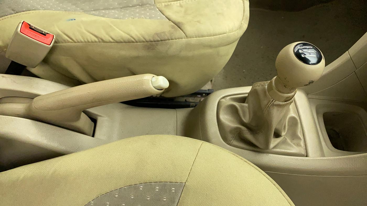 2014 Maruti Swift Dzire VXI, Petrol, Manual, 1,16,132 km, Gear Lever