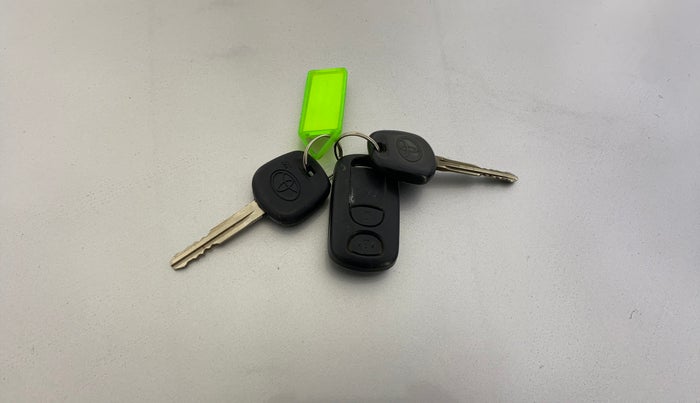 2013 Toyota Etios G, Petrol, Manual, 1,11,026 km, Key Close Up