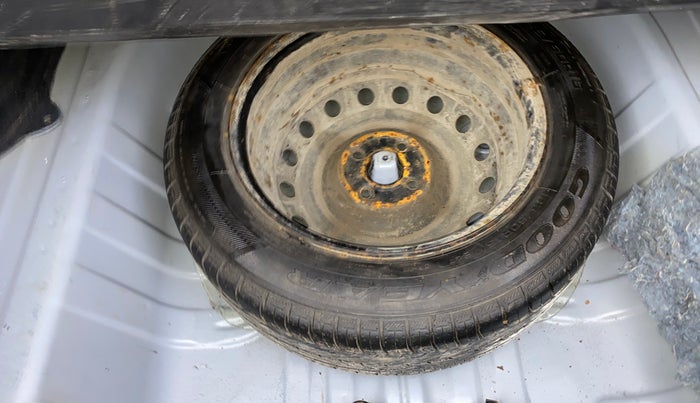 2013 Toyota Etios G, Petrol, Manual, 1,11,026 km, Spare Tyre