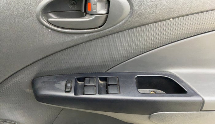 2013 Toyota Etios G, Petrol, Manual, 1,11,026 km, Driver Side Door Panels Control