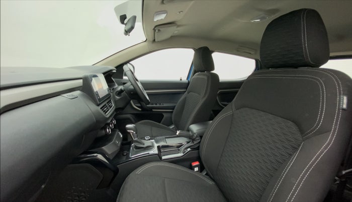 2021 Renault Kiger RXZ CVT 1.0 TURBO DUAL TONE, Petrol, Automatic, 16,318 km, Right Side Front Door Cabin