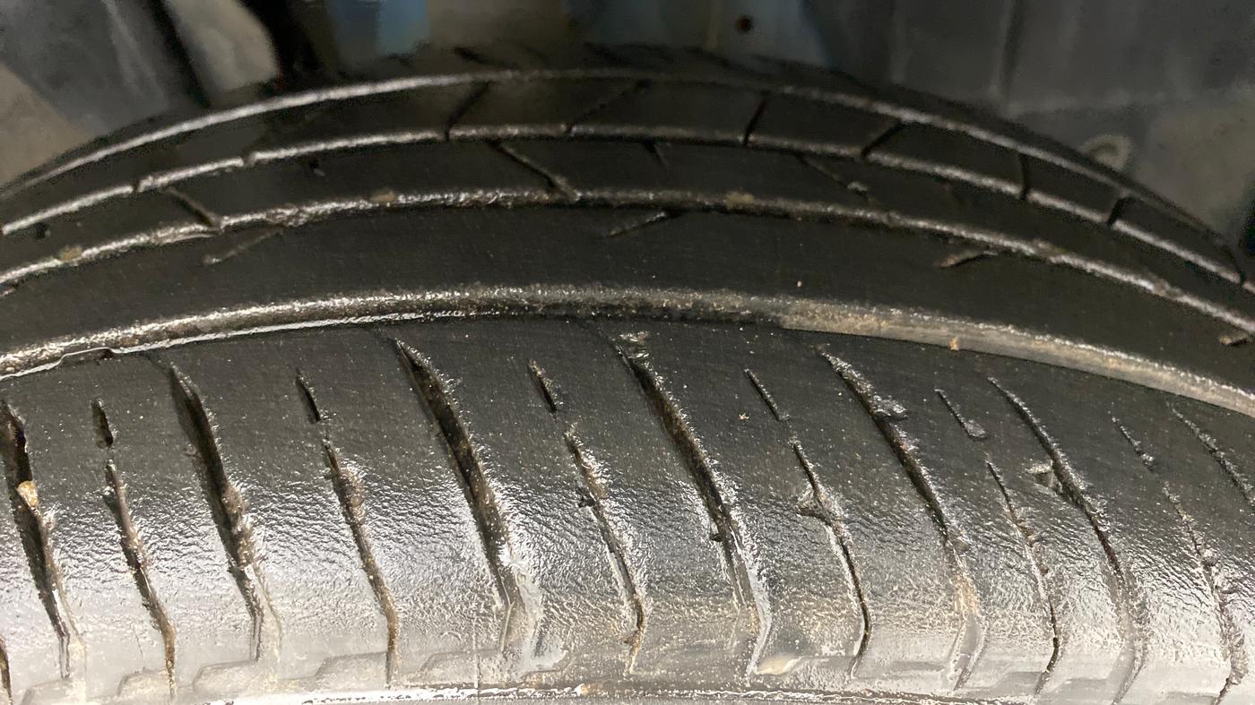 2021 Renault Kiger RXZ CVT 1.0 TURBO DUAL TONE, Petrol, Automatic, 16,318 km, Right Front Tyre Tread