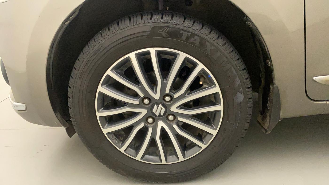 2018 Maruti Dzire ZDI PLUS AMT, Diesel, Automatic, 1,02,334 km, Left Front Wheel
