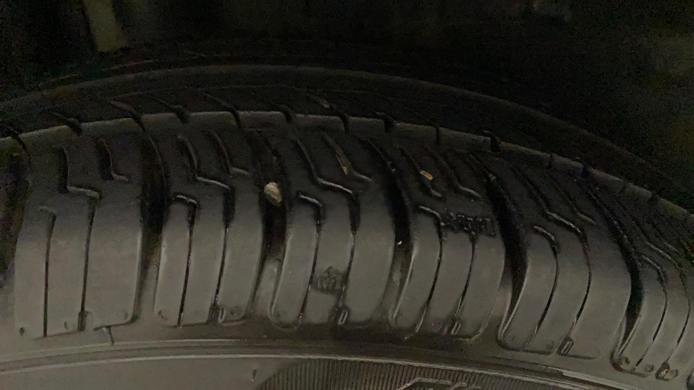 2018 Maruti Dzire ZDI PLUS AMT, Diesel, Automatic, 1,02,334 km, Right Rear Tyre Tread
