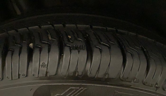 2018 Maruti Dzire ZDI PLUS AMT, Diesel, Automatic, 1,02,334 km, Left Rear Tyre Tread