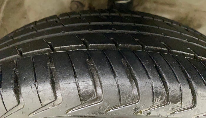 2012 Maruti Wagon R 1.0 VXI, Petrol, Manual, 89,829 km, Right Front Tyre Tread