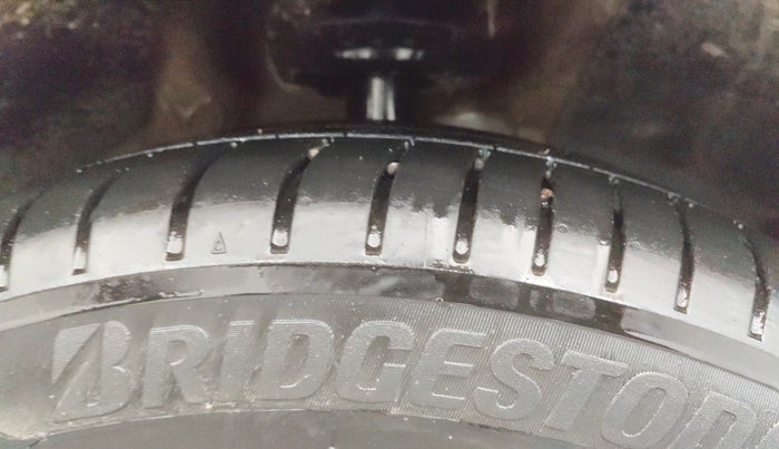 2021 MG HECTOR PLUS SHARP 1.5 PETROL TURBO HYBRID MT 6-STR, Petrol, Manual, 60,329 km, Right Front Tyre Tread