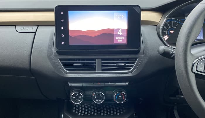 2021 Renault Kiger RXT 1.0 AMT DUAL TONE , Petrol, Automatic, 4,545 km, Air Conditioner