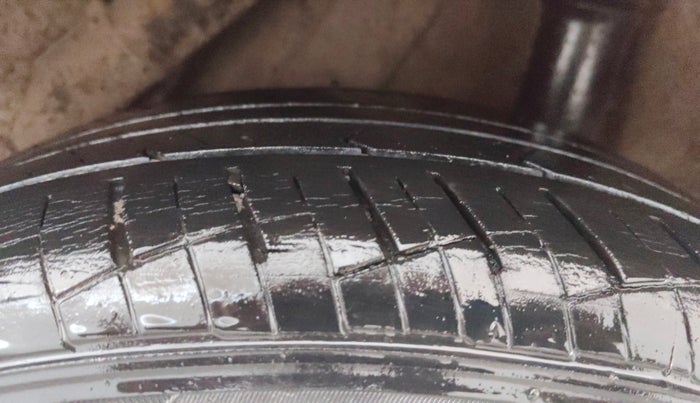 2019 Hyundai Verna 1.4 E PETROL, Petrol, Manual, 54,338 km, Left Rear Tyre Tread