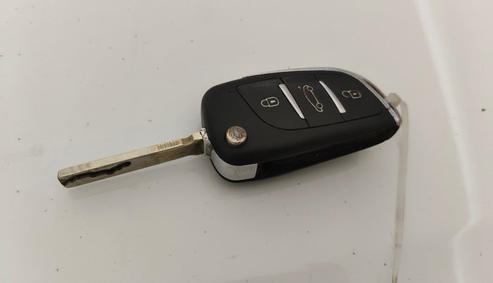 2019 Hyundai Verna 1.4 E PETROL, Petrol, Manual, 54,338 km, Key Close Up