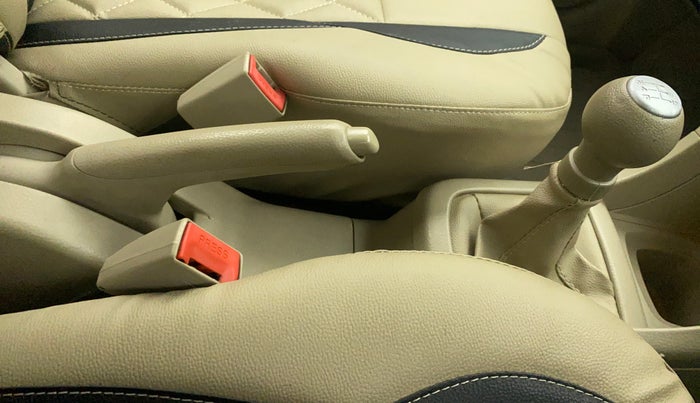 2013 Maruti Swift Dzire ZDI, Diesel, Manual, 1,03,647 km, Gear Lever