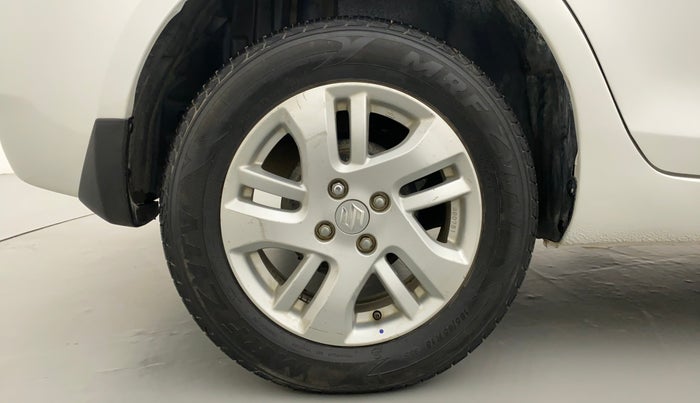 2013 Maruti Swift Dzire ZDI, Diesel, Manual, 1,03,647 km, Right Rear Wheel