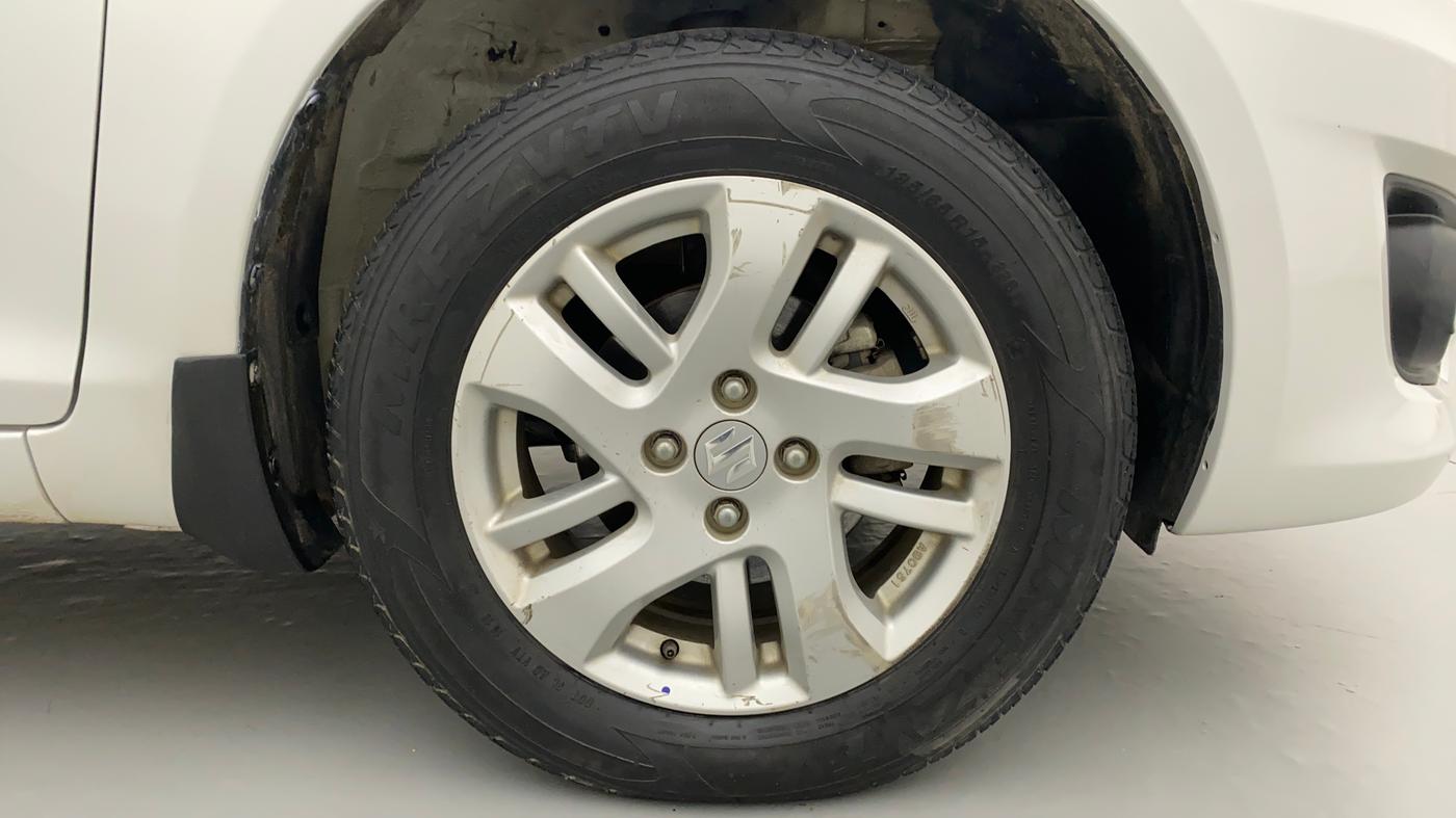 2013 Maruti Swift Dzire ZDI, Diesel, Manual, 1,03,647 km, Right Front Wheel