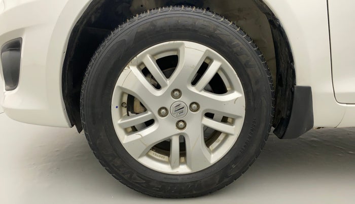 2013 Maruti Swift Dzire ZDI, Diesel, Manual, 1,03,647 km, Left Front Wheel