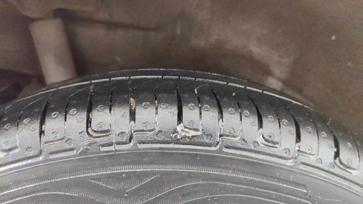2015 Maruti Wagon R 1.0 VXI, Petrol, Manual, 15,274 km, Right Rear Tyre Tread