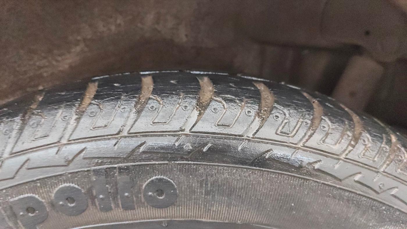 2015 Maruti Wagon R 1.0 VXI, Petrol, Manual, 15,274 km, Left Rear Tyre Tread