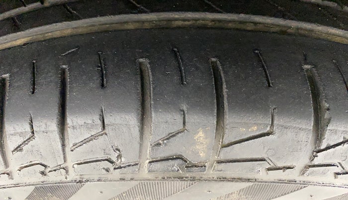 2020 Maruti S Cross ZETA 1.5, Petrol, Manual, 45,112 km, Left Front Tyre Tread