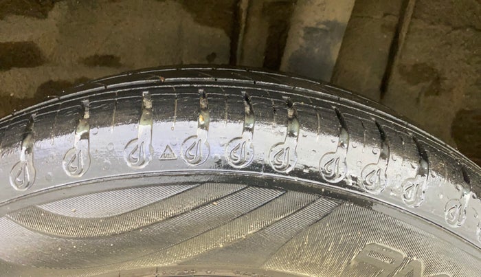 2021 Renault Kwid RXT 1.0 (O), Petrol, Manual, 21,852 km, Left Rear Tyre Tread