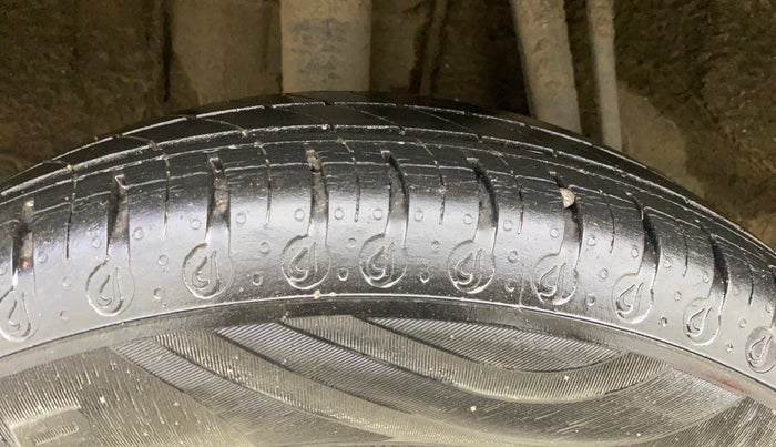 2021 Renault Kwid RXT 1.0 (O), Petrol, Manual, 21,852 km, Right Rear Tyre Tread