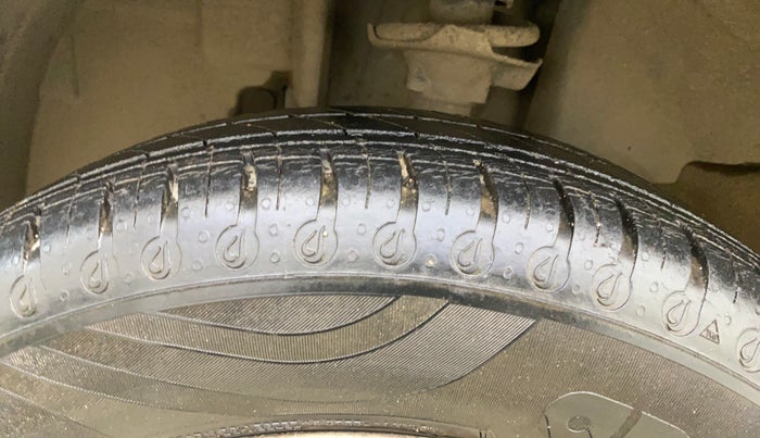 2021 Renault Kwid RXT 1.0 (O), Petrol, Manual, 21,852 km, Left Front Tyre Tread